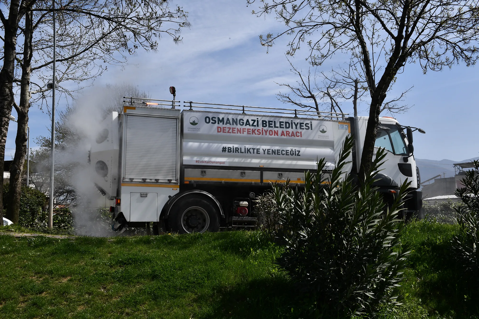 Osmangazi Belediyesi, koronavirüse karşı yürüttüğü mücadele çalışmaları kapsamında araç filosunu