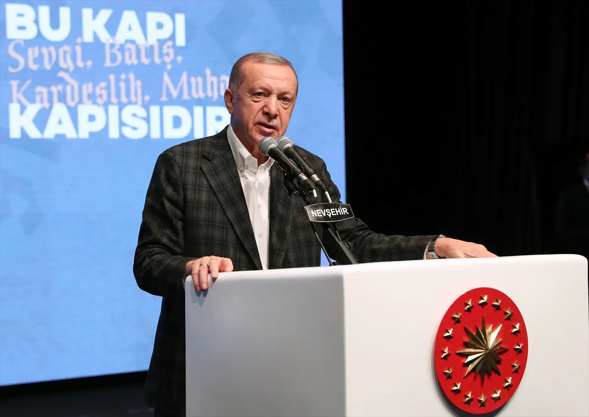 Cumhurbaşkanı Recep Tayyip Erdoğan, Nevşehir’de Hacıbektaş Belediye Meydanı’nda düzenlenen Hacı