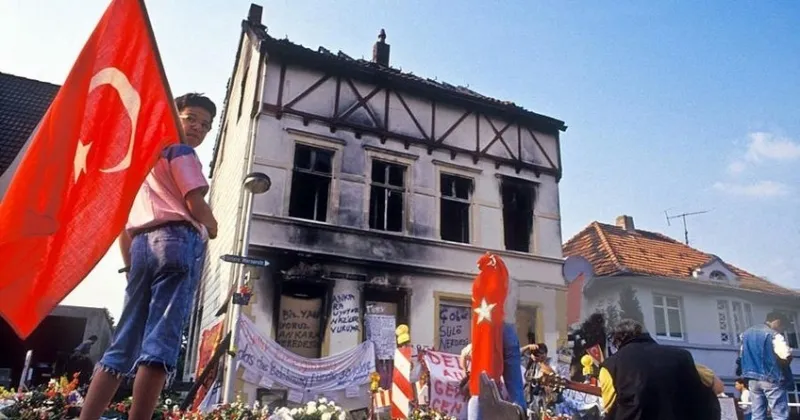 Solingen faciasının 25. yılı dolayısıyla Düsseldorf'daki eyalet başbakanlık binasında gerçekleştirilecek