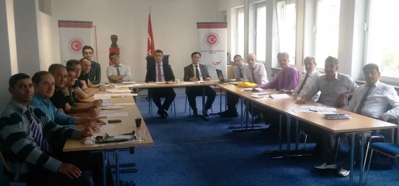 Almanya Karlsruhe Başkonsolosluğu Eğitim Ataşesi Gürkan Avcı, anne babalara Okul