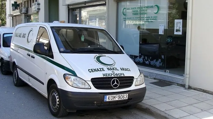Yunanistan'da Müslümanlara ait ilk ve ruhsatlı Cenaze Nakil Araçları hizmete