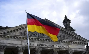 Almanya Başbakanı Angela Merkel, son günlerde artış gösteren koronavirüs vaka