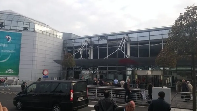 Brüksel Zaventem Havalimanı'nda iki patlama meydana geldi. Havalimanındaki patlamaların ardından