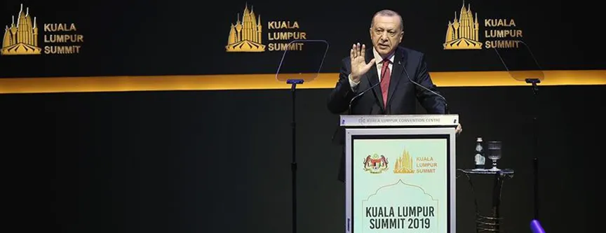 Kuala Lumpur Konferans Merkezi'nde gerçekleştirilen Kuala Lumpur Zirvesi açılış oturumunda,