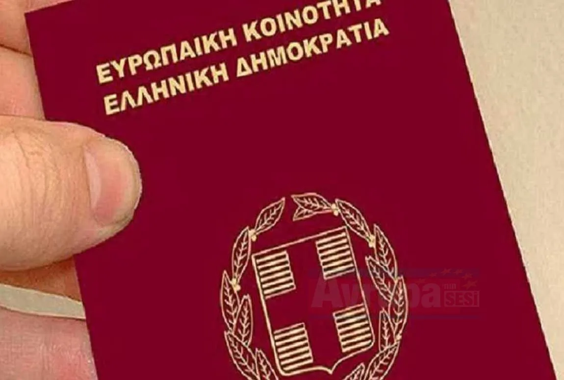   Atina’daki Syriza hükümeti, geçmişte vatandaşlıktan çıkarılan kişilere vatandaşlık haklarının