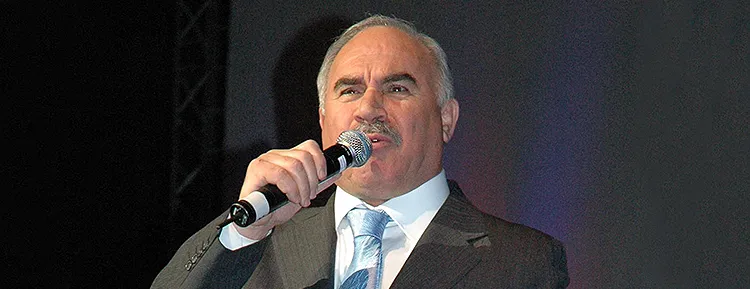 Ünlü mevlithan İsmail Coşar ile eşi trafik kazasında vefat etti