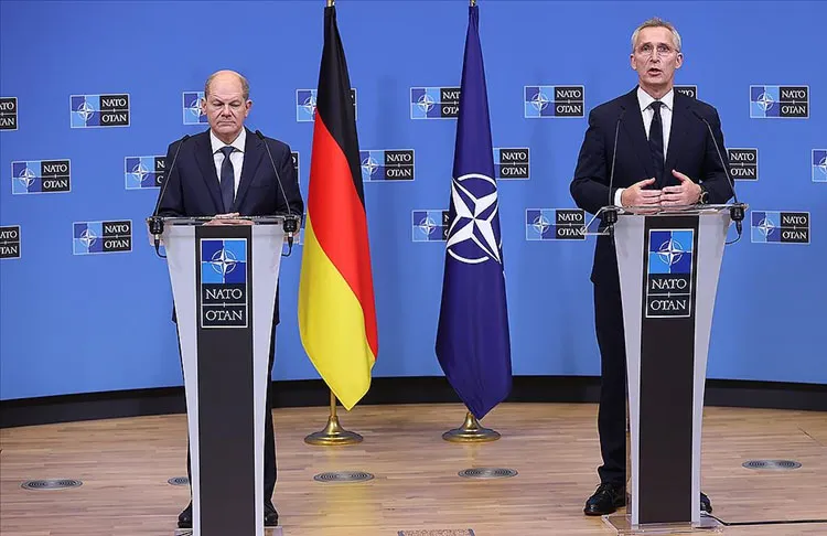 Almanya Başbakanı Olaf Scholz, Rusya’nın Ukrayna’ya açtığı savaşa NATO’nun askeri