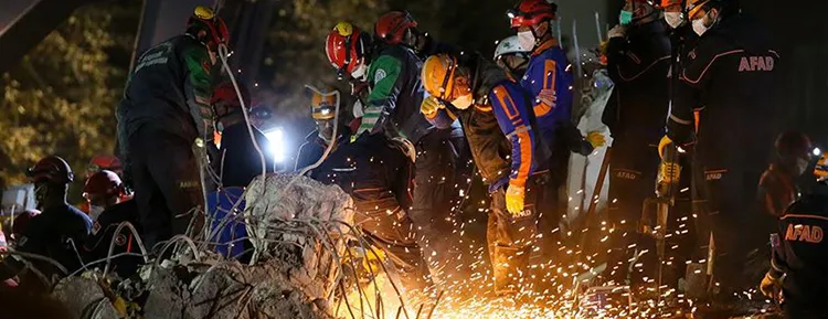 İçişleri Bakanlığı Afet ve Acil Durum Yönetimi Başkanlığı (AFAD), İzmir'deki