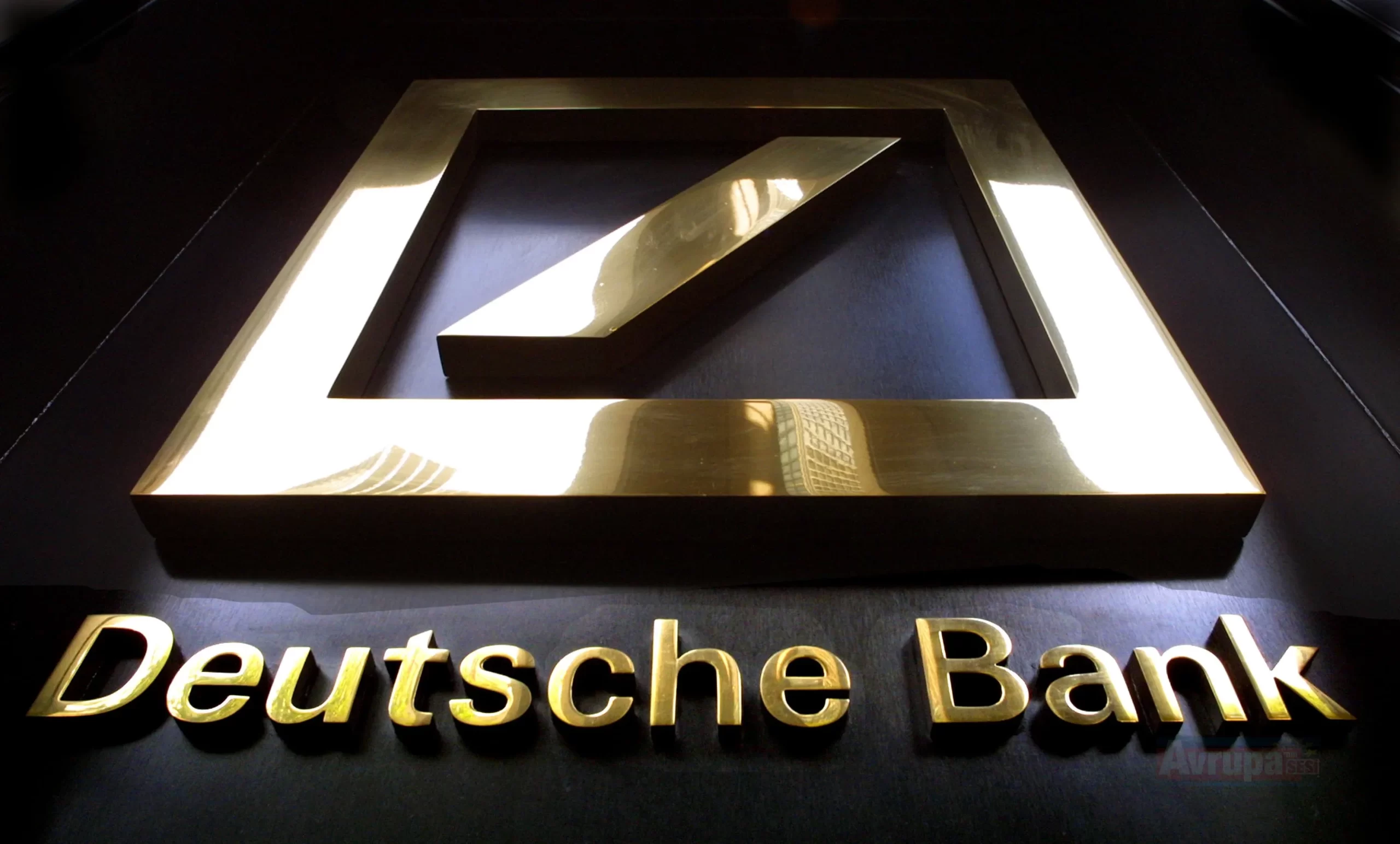   Deutsche Bank'ın 1. çeyrek net karı 201 milyon avro,