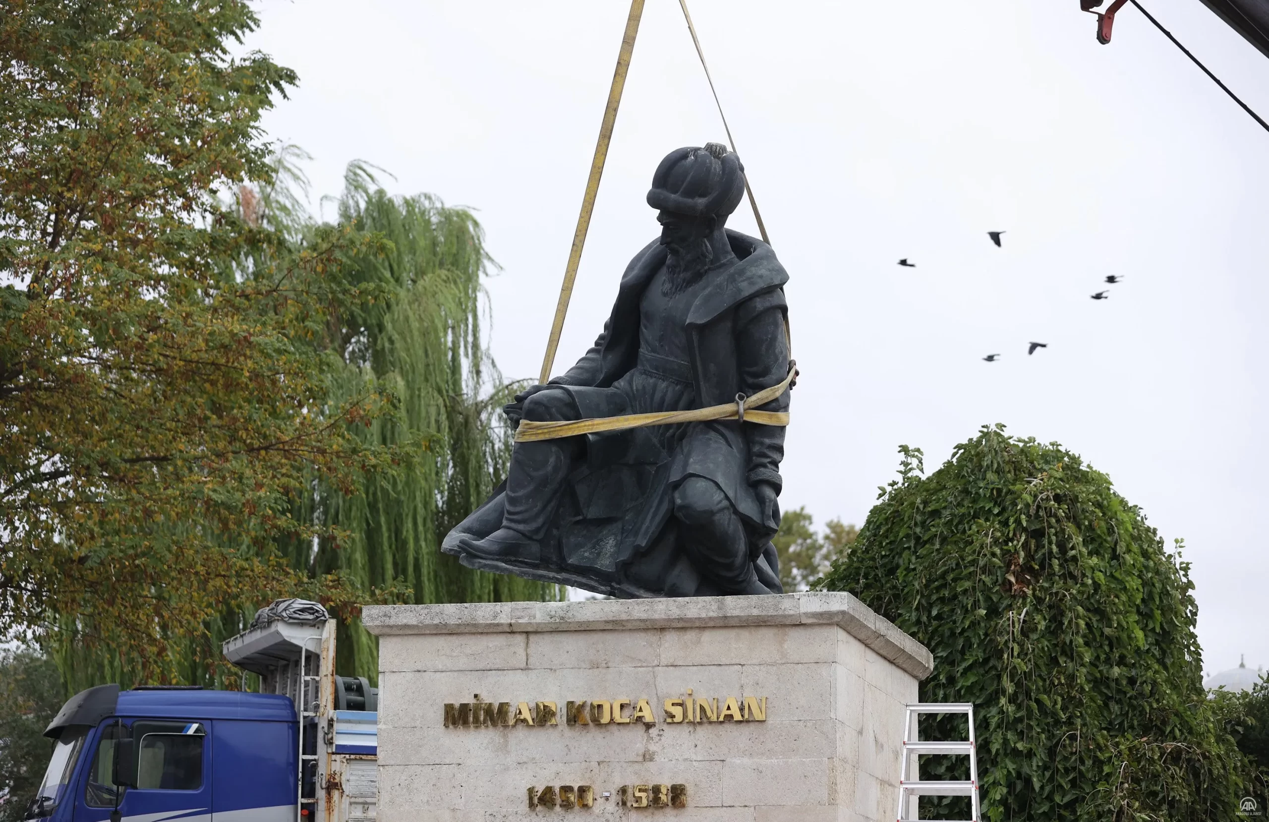 Selimiye Camisi Meydanı'nın düzenlenmesi için Çevre ve Şehircilik Bakanlığının desteğiyle