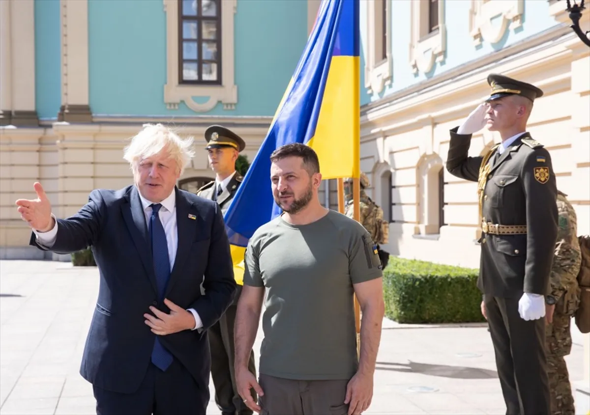 Johnson, ziyaret kapsamında Ukrayna'ya 54 milyon sterlin değerinde yeni askeri