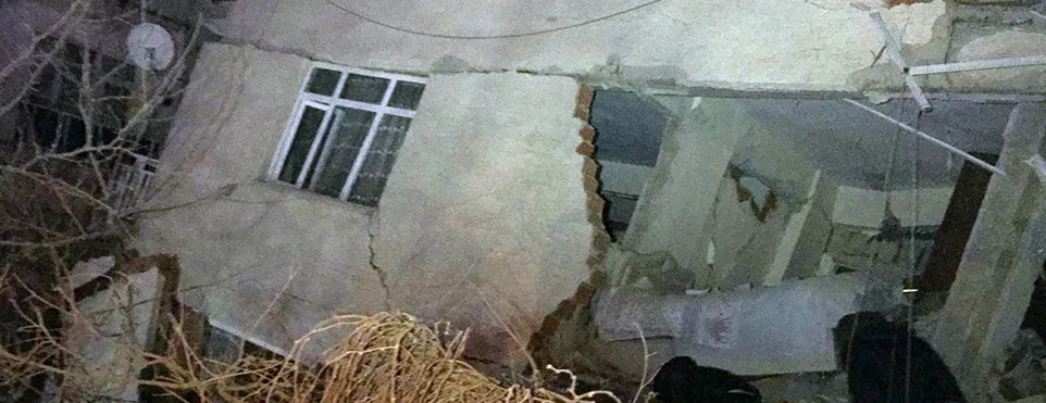 Elazığ'ın Sivrice ilçesinde 6,5 büyüklüğünde deprem meydana geldi. İçişleri Bakanı