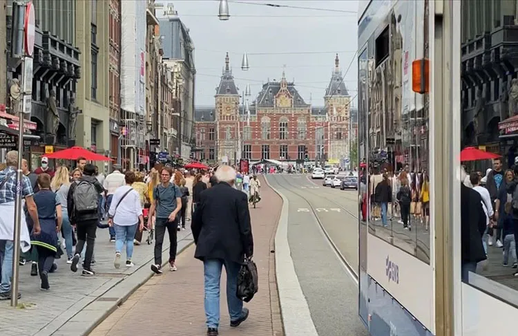 Hollanda'da, son 24 saatte 16 bin 364 kişiye, yeni tip