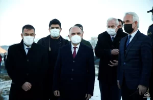 Kayseri'de öğrencileri taşıyan midibüsün devrilmesi sonucu 1 kişi öldü, 21