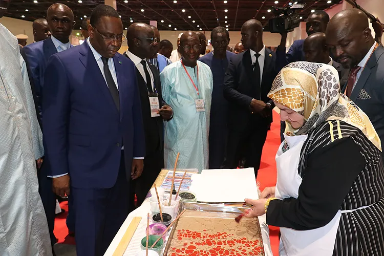 Senegal’de Türkiye’nin onur konuğu olduğu Uluslararası El Sanatları Fuarı düzenlendi.