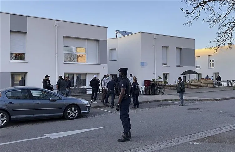 Fransa'nın Saint-Die-Des-Vosges kentinde Ermeni grubun saldırısına uğrayan Türk aile, gruptakilerin