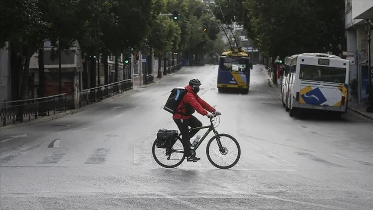 Yunanistan'da yeni tip koronavirüs (Kovid-19) nedeniyle son 24 saatte 71