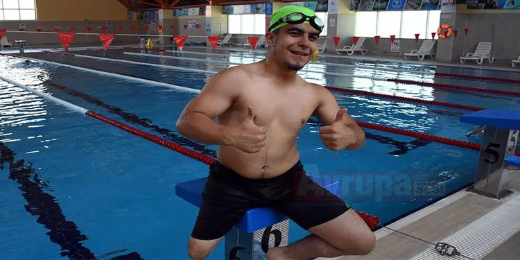 Kırşehir'de doğuştan engelli olan ve protez bacakla spor yapan 17