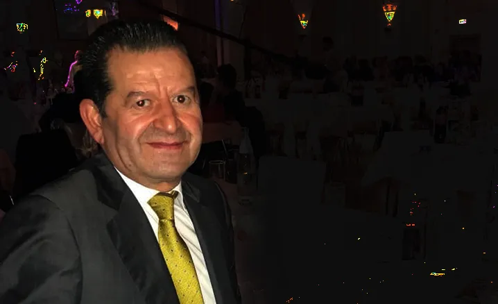 Almanya'nın Witten şehrinde ikamet eden, hayırsever iş adamı olarak bilinen