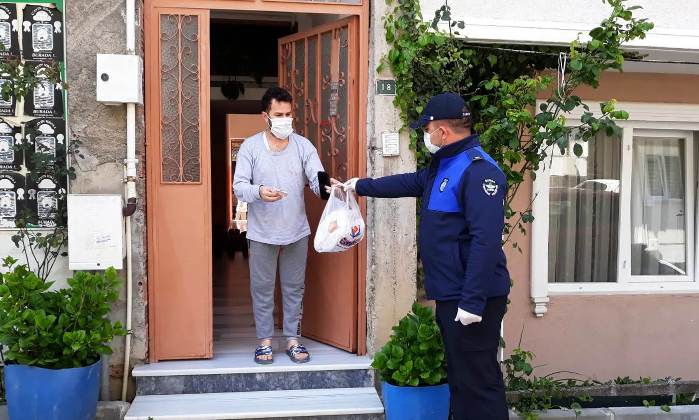 Osmangazi Belediyesi, iki günlük sokağa çıkma yasağı getirilmesinin ardından, evlerinde
