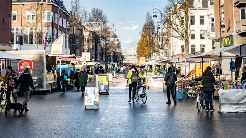 Hollanda'da son 24 saatte 12 bin 844 kişiye yeni tip