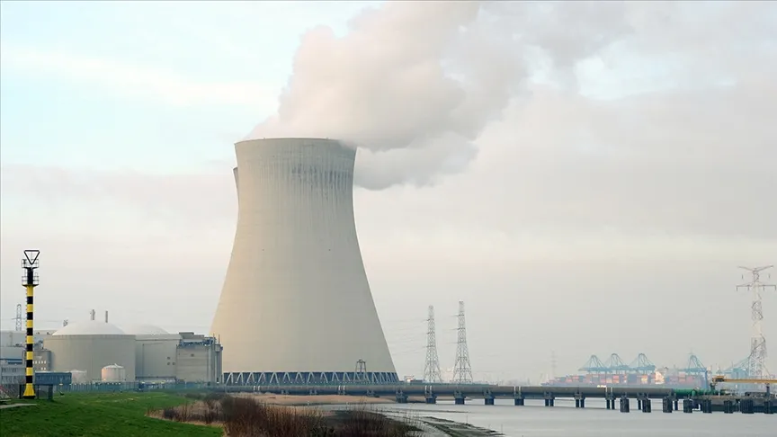 AB Komisyonunun, yeni nükleer enerji ve doğal gaz santrallerini yeşil