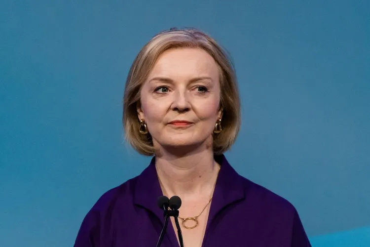 İngiltere'nin yeni Başbakanı Liz Truss, kabinesinde Kwasi Kwarteng'i Maliye Bakanı,