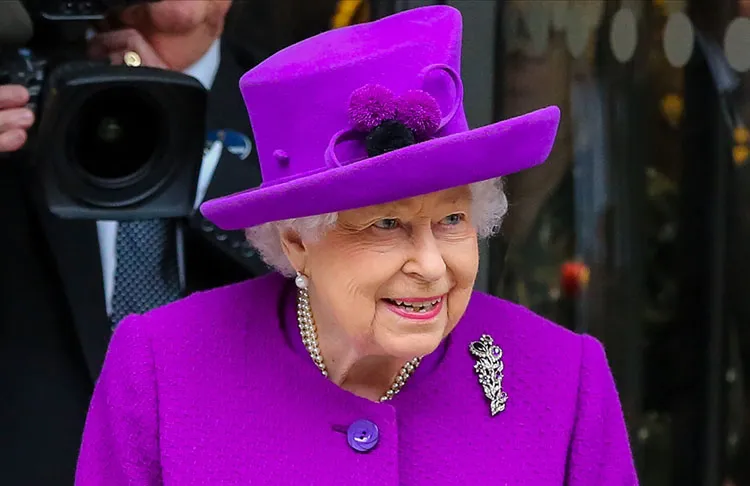 İngiltere Kraliçesi 2. Elizabeth'in, yarın yapılacak İngiliz parlamentosunun yeni yasama