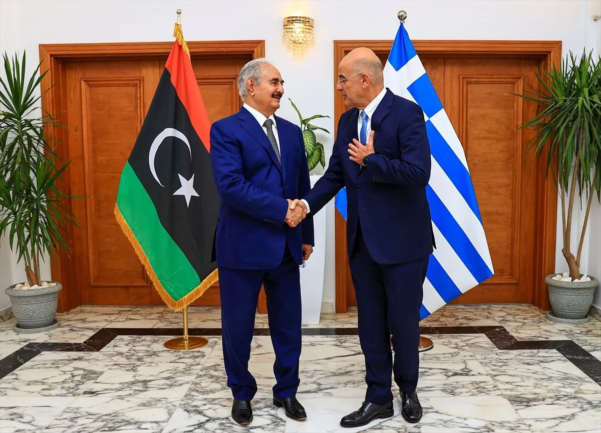 Libya'nın başkenti Trablus'ta uçaktan inmeyi reddeden Yunanistan Dışişleri Bakanı Nikos