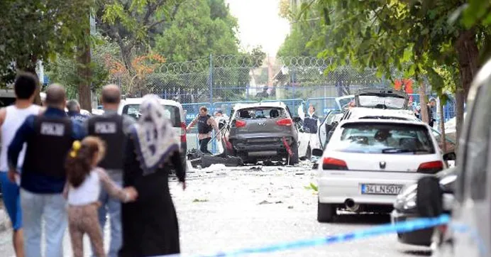 Yenibosna'da 75. Yıl Polis Merkezi yakınında bombalı motosikletin patlatılması sonucu