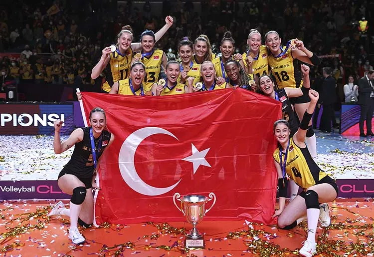 Karşılaşma karşılıklı sayılarla başladı. Pasör Cansu Özbay'ın yönetiminde Gabi ve