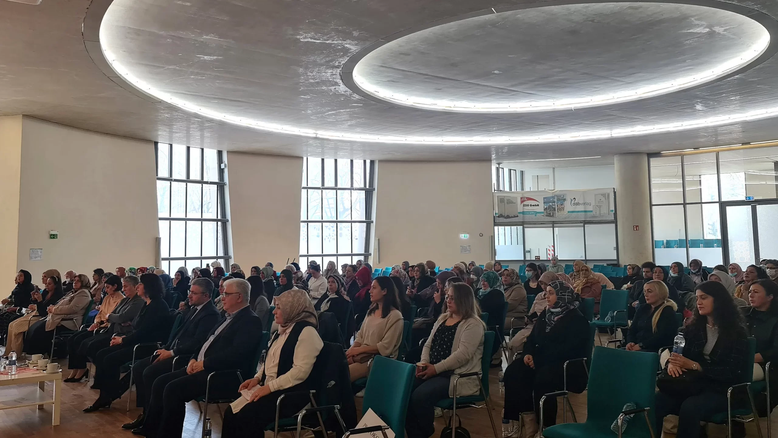 DİTİB Federal Kadın Birliği, “Toplumda Yönetici Kadın Profili” konulu konferans