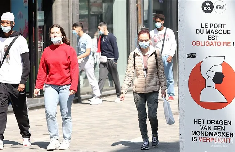 Belçika Başbakanı Alexander de Croo, maske zorunluluğunun büyük ölçüde kalkacağını