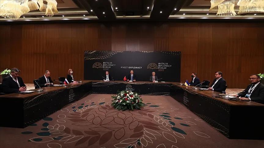 Son birkaç gündür uluslararası kamuoyunun dikkatleri Türkiye'ye yönelmiş bulunuyor. Yoğun