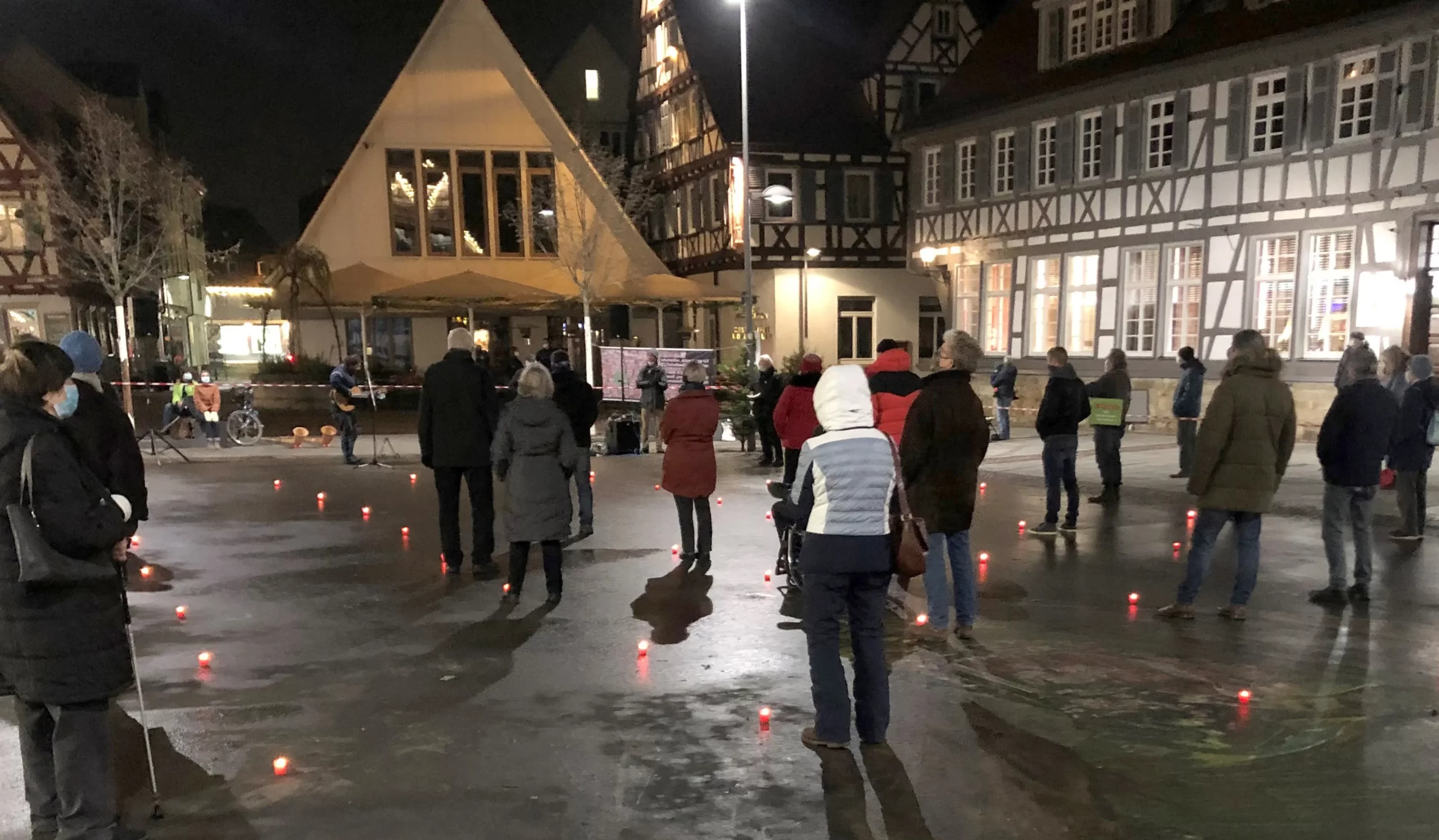 Almanya'nın Baden-Württemberg eyaleti Kirchheim unter Teck kasabasında “10 Aralık İnsan
