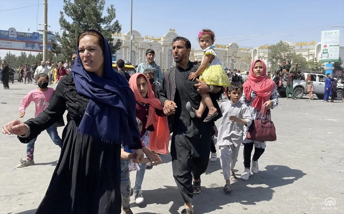 Almanya Başbakanı Angela Merkel, Afganistan'daki gelişmelerin uluslararası misyon için son