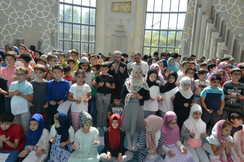 Köln DİTİB Merkez Camii’nde 2017-2018 eğitim yılının sona ermesi ve