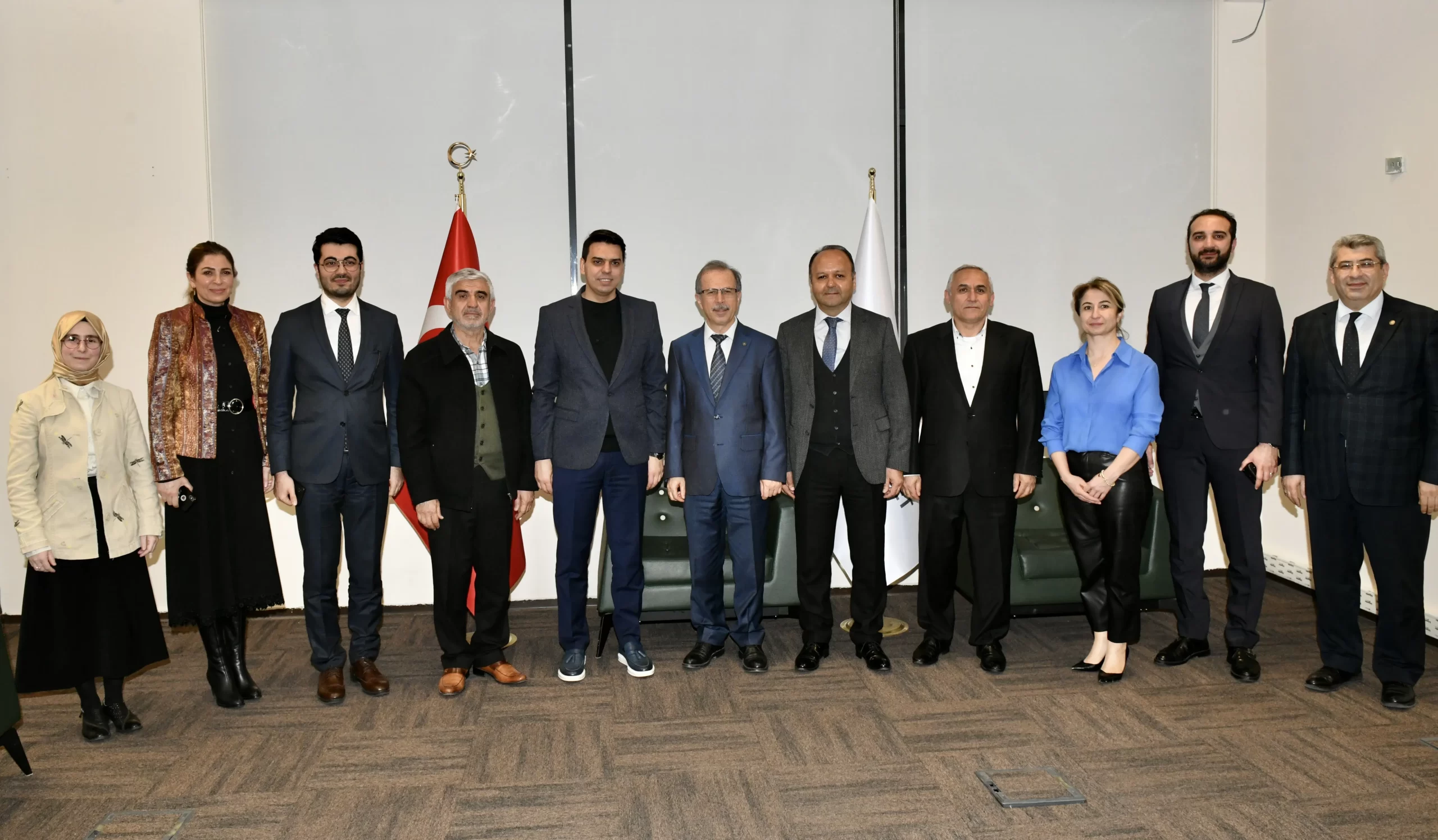  Yurtdışı Türkler ve Akraba Topluluklar (YTB) Başkanı Abdullah Eren,