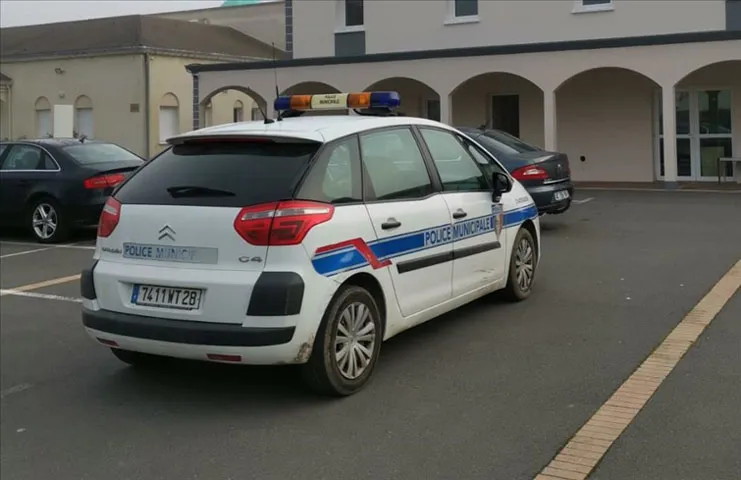 Fransa'nın güneybatısındaki Bordeaux kentinin yakınlarındaki Pessac semtindeki cami, "radikal İslam'ı"