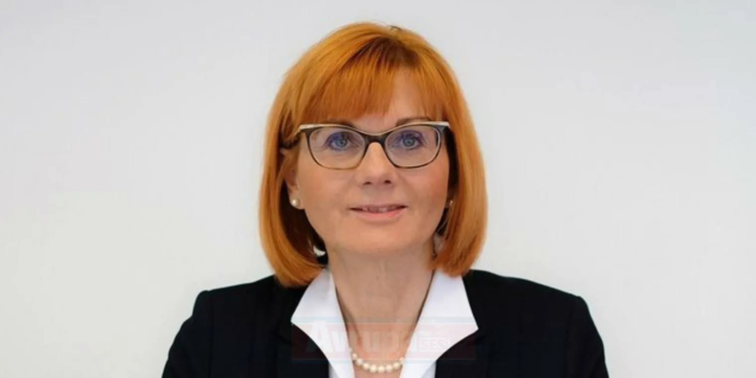 BERLİN Alman Hükümet Sözcü Yardımcısı Martina Fietz: "(Almanya Başbakanı Angela