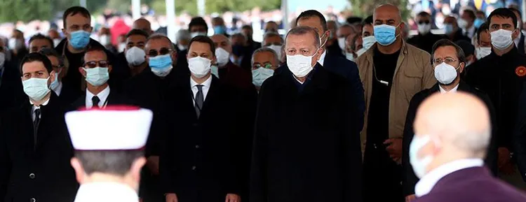 Tedavi gördüğü hastanede 73 yaşında vefat eden eski Başbakanlardan Mesut