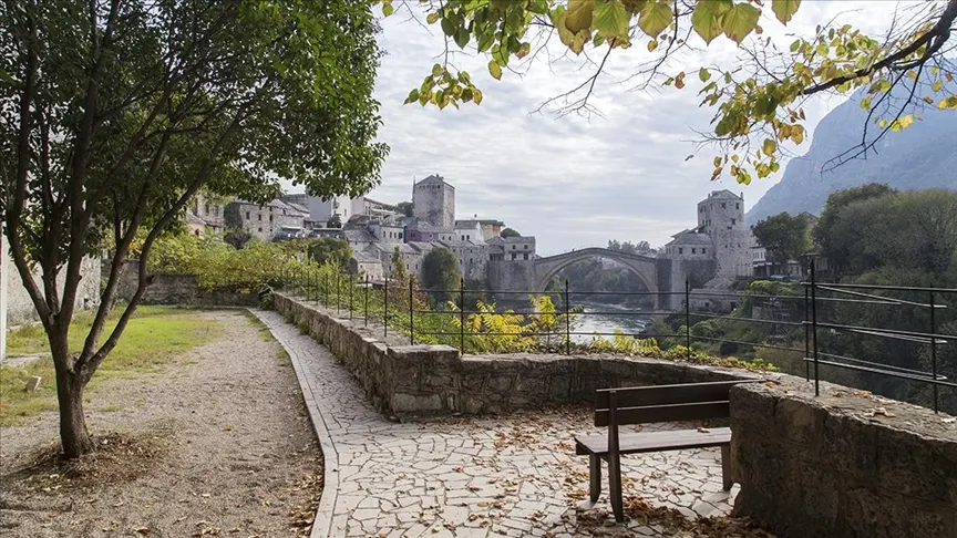 Bosna Hersek'in Mostar şehrinde şehrin statüsü ile ilgili siyasi anlaşmazlıklar
