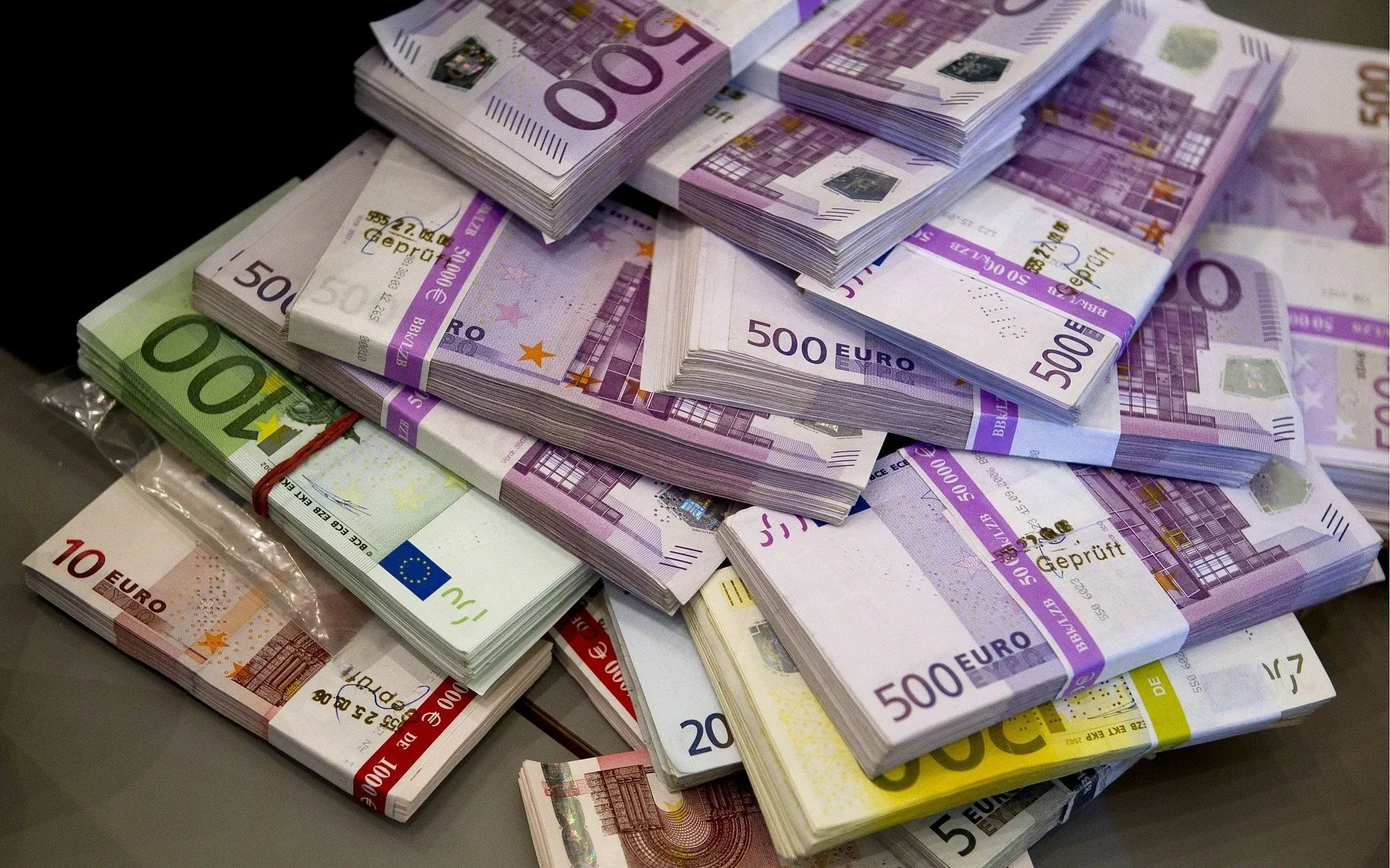 Bulgaristan Merkez Bankası verilerine göre yurtdışında çalışan Bulgaristan vatandaşlarının ailelerine
