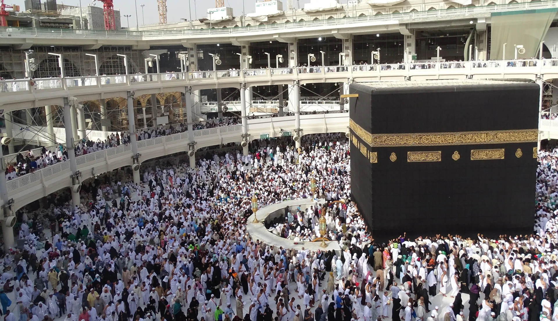 Suudi Arabistan devlet televizyonunun haberine göre, ülkede yaşayanların, Mescid-i Haram'da