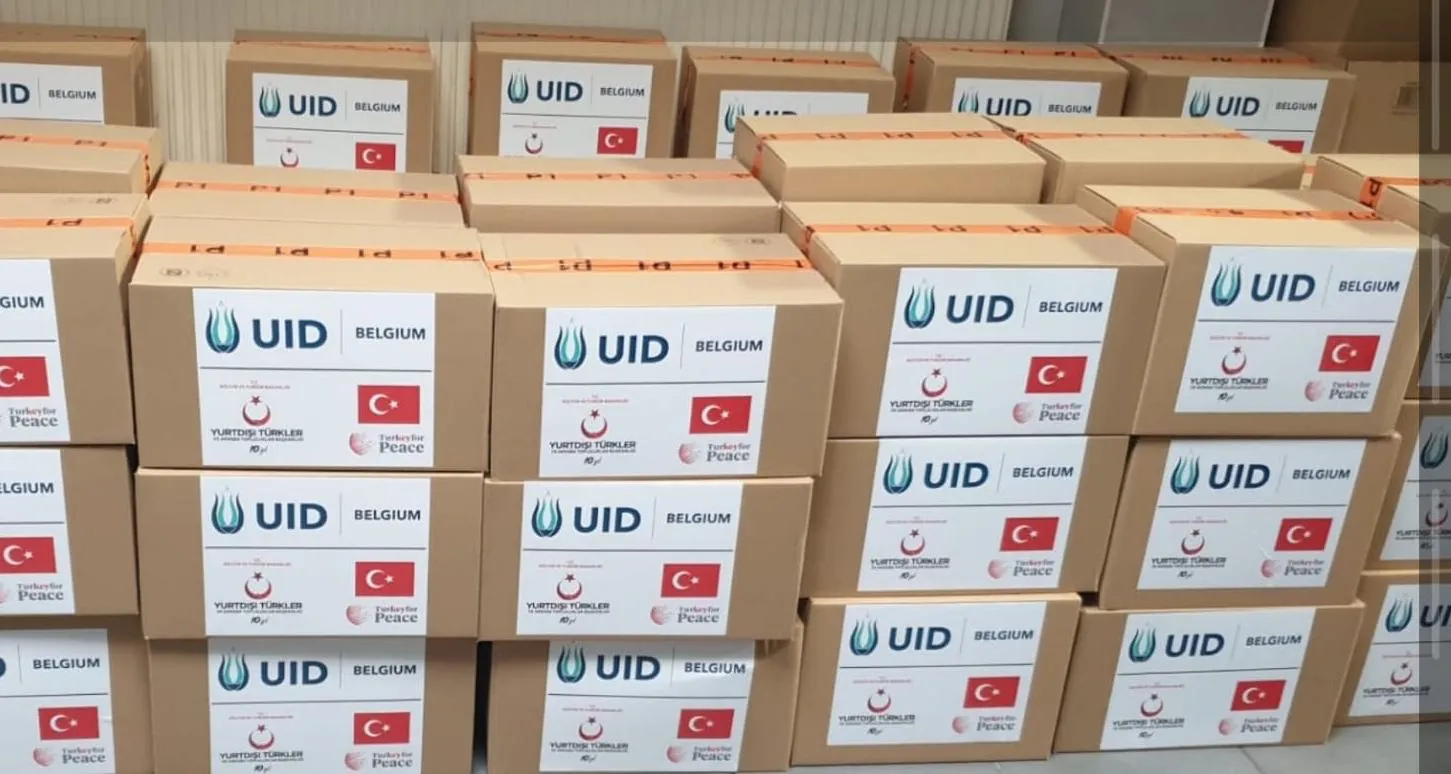 YTB Desteğiyle Belçika'daki Mültecilere Bayram Hediyesi 