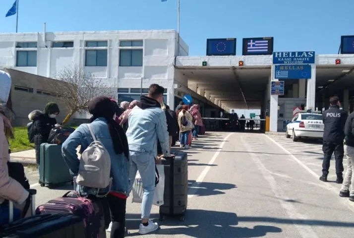 Batı Trakyalı Öğrenciler Türkiye'den herhangi bir zorlukla karşılaşmadan kolayca Yunanistan’a