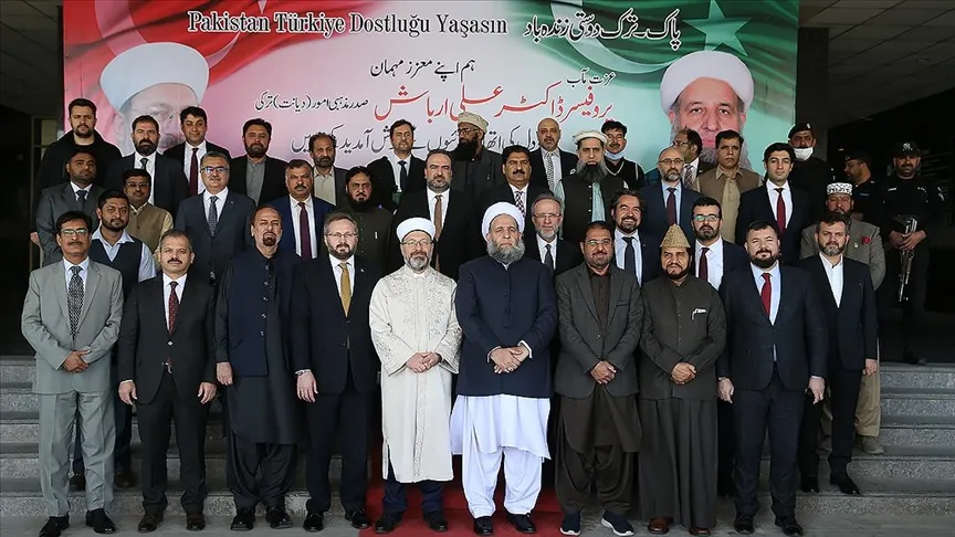 Resmi ziyaret kapsamında Pakistan'da bulunan Diyanet İşleri Başkanı Ali Erbaş,