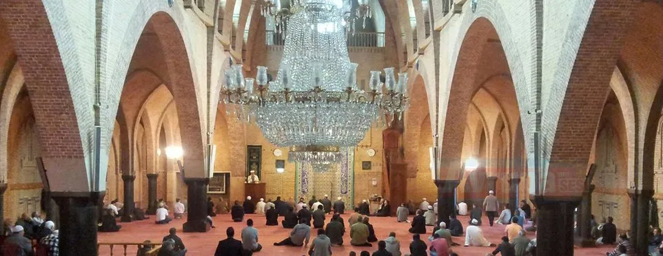 Hollanda'nın başkenti Amsterdam'daki Fatih Camisi "Müzeler Gecesi" etkinlikleri kapsamında gayrimüslim