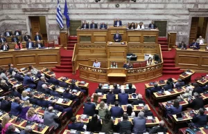 Dün gece meclisten geçen yeni yasaya göre eşcinsel çiftler evlenip