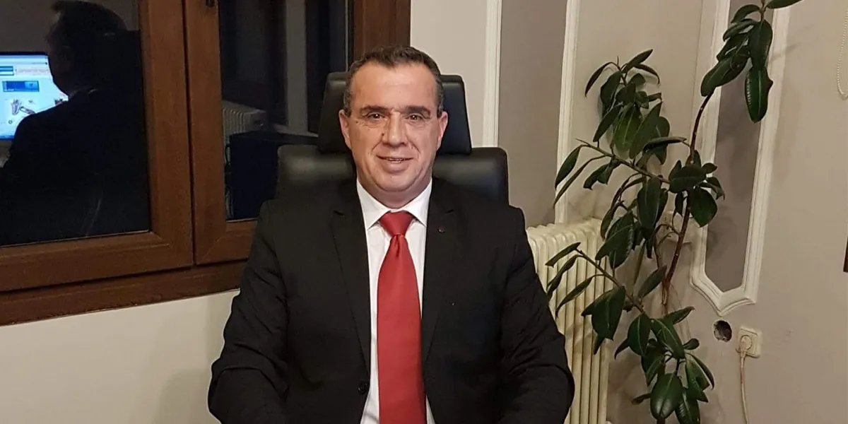 Batı Trakya Fenerbahçeliler Derneği kurucularından, İskeçe Türk Birliği eski yöneticisi